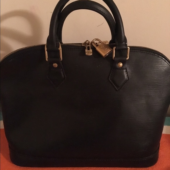 SOLD‼️‼️‼️ Louis Vuitton Alma