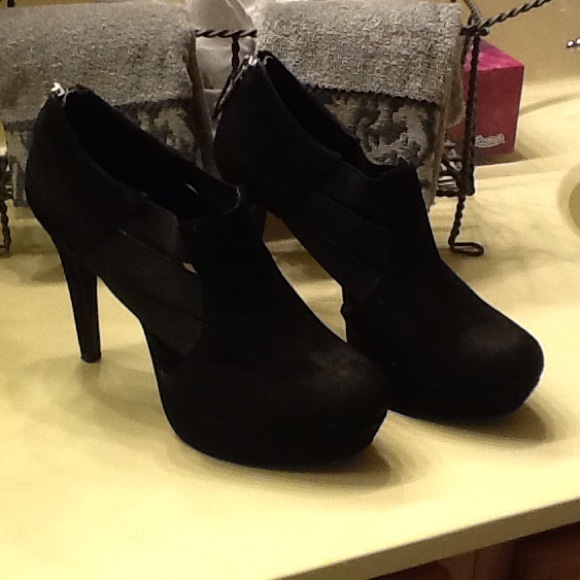 Black shoes