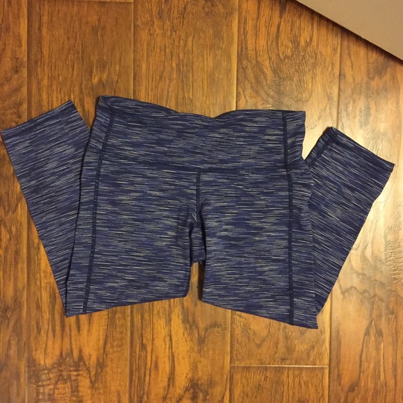 ‼️SOLD‼️Athleta Chaturanga Capri - Picture 2 of 4