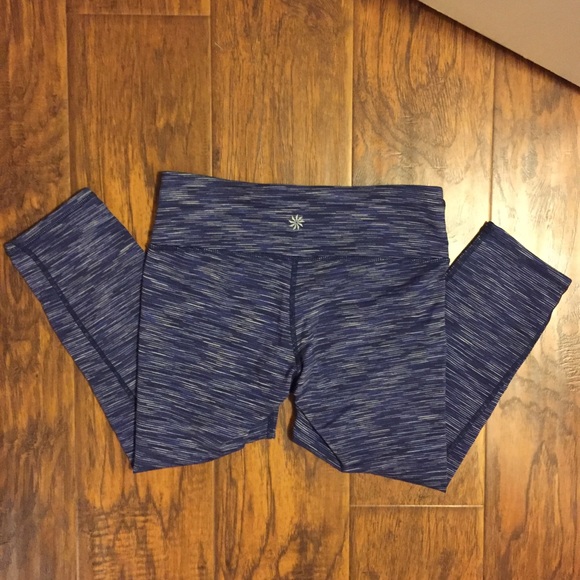 ‼️SOLD‼️Athleta Chaturanga Capri - Picture 3 of 4