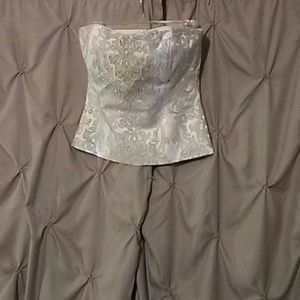 White house/Black market. Bustier