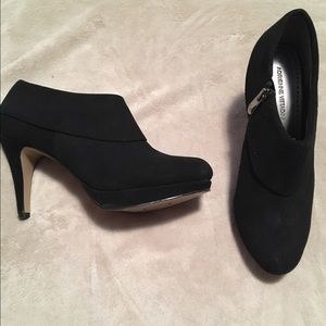 Adrienne vittadini booties. Size 7.