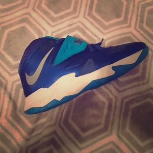 Lebron James solider 7 size 5y blue