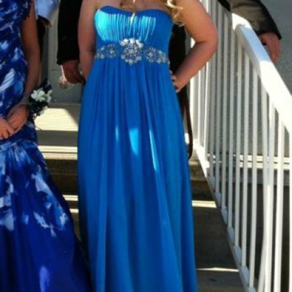 Strapless Formal Dress