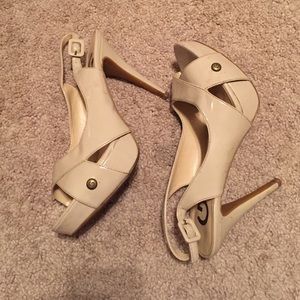 Nude sling back pumps