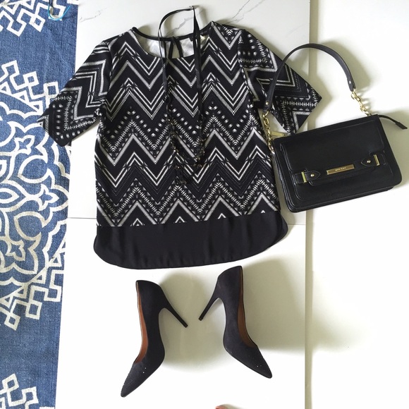💋 Black and white classic blouse 💋