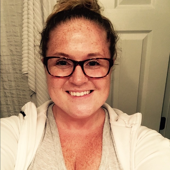 Meet your Posher, Lydia