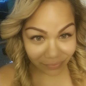 Meet your Posher, Yeline