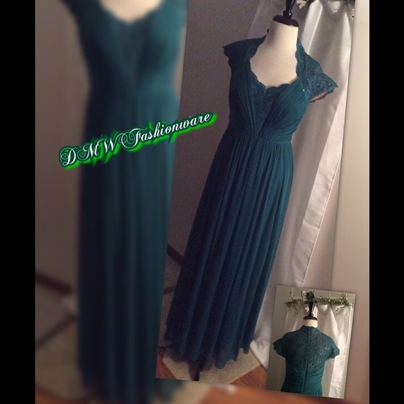 $SOLD$ * Alex Evenings Emerald Gown☃️