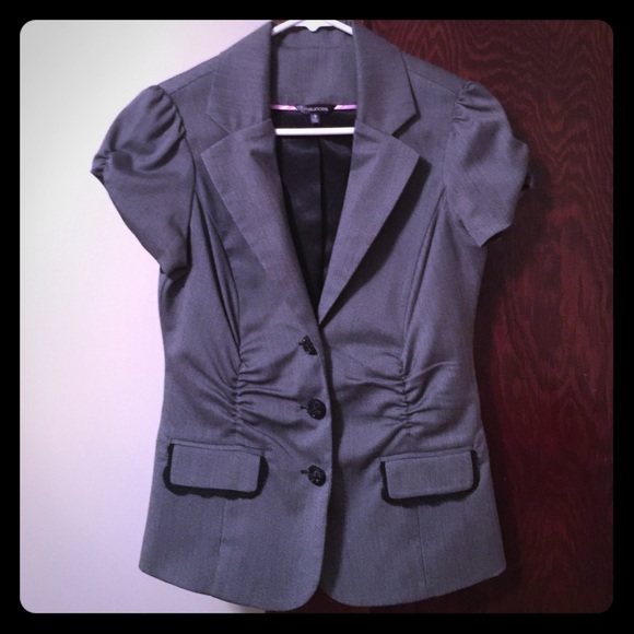 Maurice's short sleeve grey blazer!