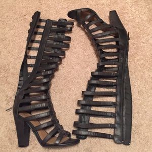 Zip up caged sandals- black