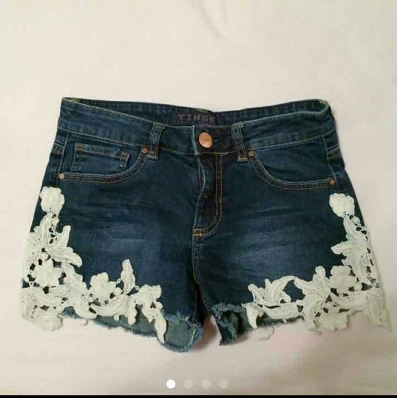 Tinsel lace appliqu? jean shorts 24waist
