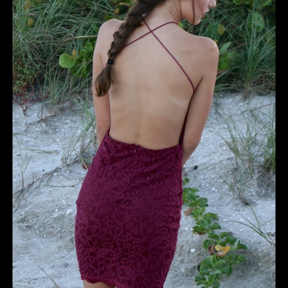 Burgundy bodycon open-back dress