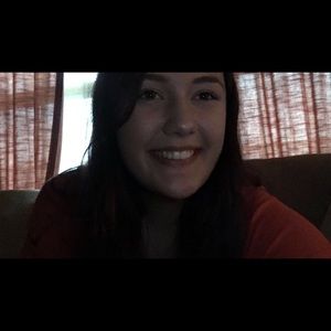 Meet your Posher, Cassandra