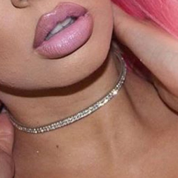 Dancing Diamond Choker - Picture 4 of 4