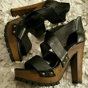 🤗LAST CHANCE! Leather Strapped Platforms