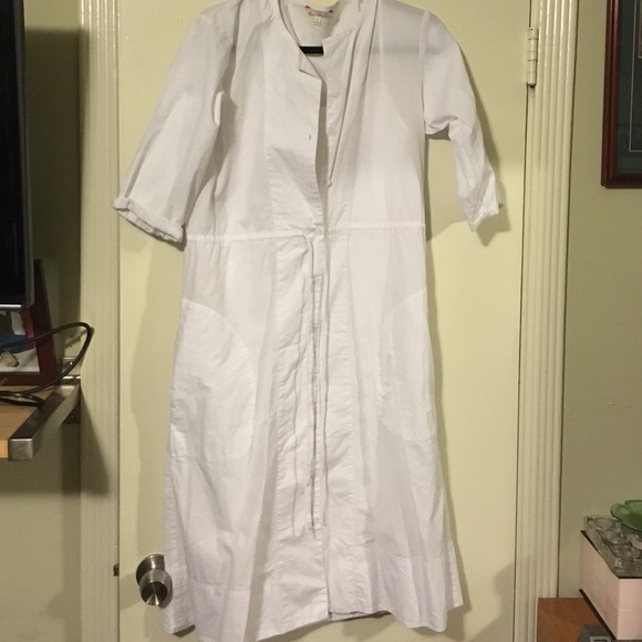 White quarter-sleeve dress