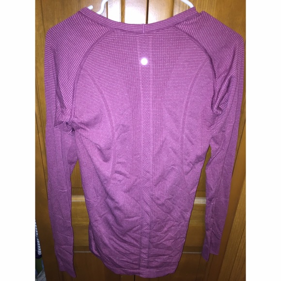 Lulu lemon swiftly tech long sleeve crew top