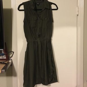 Military green sleeveless collared dress