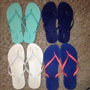 Bundle of Old Navy flip flops