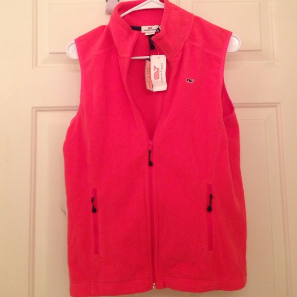 Vineyard vines fleece vest