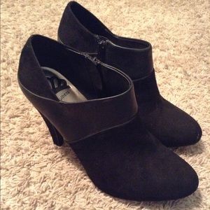 Fergalicious by Fergie booties