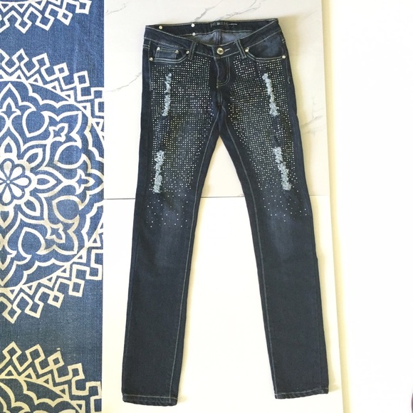 💋 New Sparkly sequined distressed Premiere Jeans
