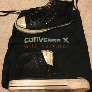 Black high top converse