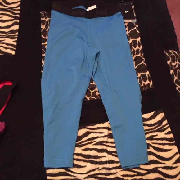 Nike Pants - Nike pro Capri