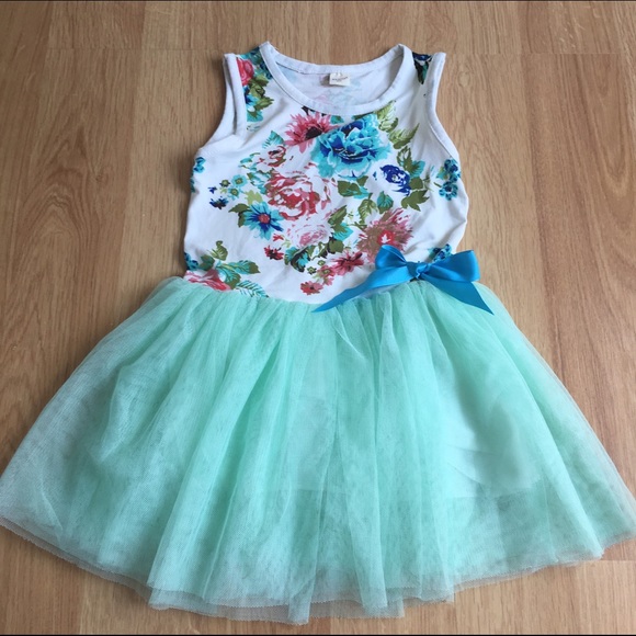 Adorable girls dress