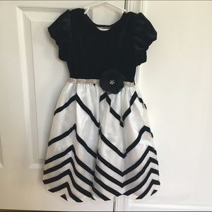 Adorable Black and White girls dress