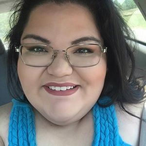 Meet your Posher, Katelyn