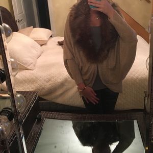 Brown sweater with angora fur collar