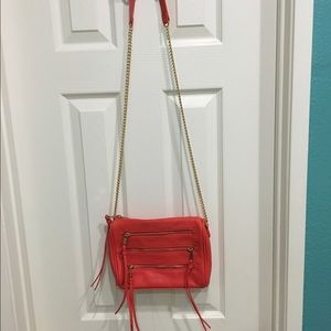 Cross body bag in a beautiful orange!