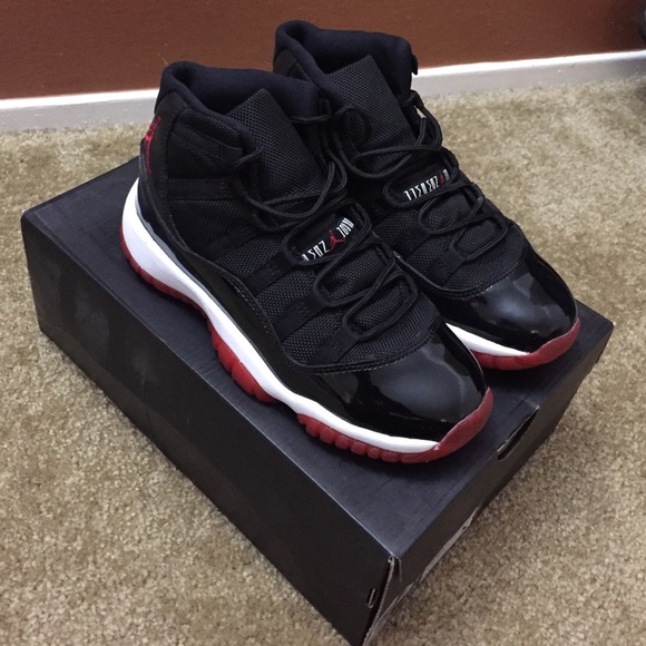 JORDAN 11 — Breds