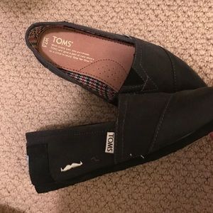 Tom's limited edition grey gray movember shoes 7.5