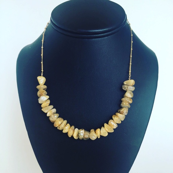 Necklace with sagenite stone chips. - Picture 1 of 4