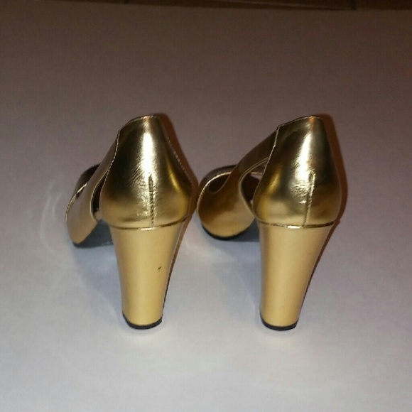 🚫SOLD🚫Gold Peep Heels Steven by Steve Madden - Picture 3 of 5