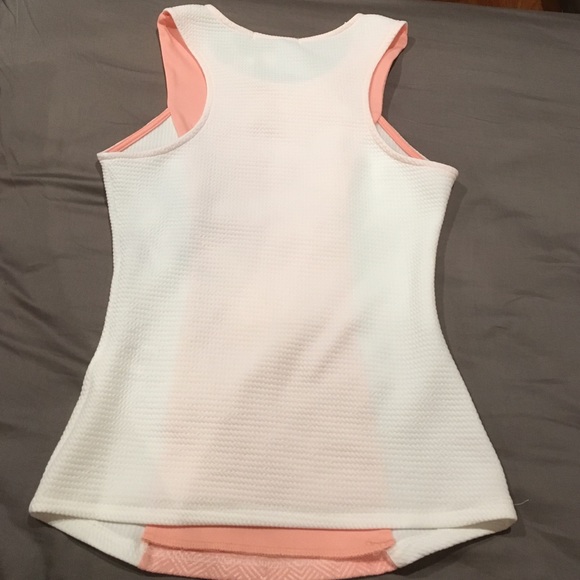 3 for $27🌟 Papaya peach printed top with necklace - Picture 4 of 5