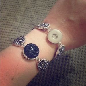 currently out of stock-floral garden bracelet .758