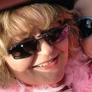 Meet your Posher, Gina