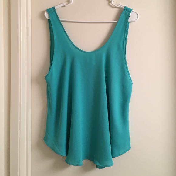 Lush Tops - Flowy top