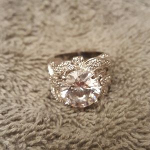 Gorgeous Fashion Ring