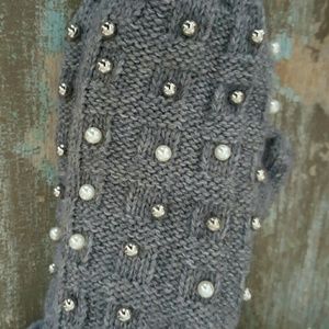 SOLD Pearls Warm Mittens