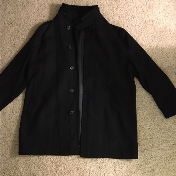 A black trench coat, - Picture 2 of 3