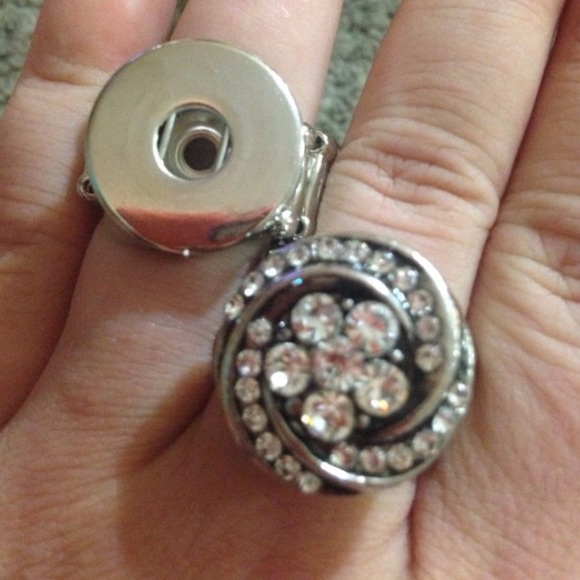 stretch ring. - Picture 2 of 4