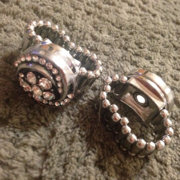 stretch ring. - Picture 4 of 4