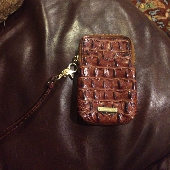 Brahmin wristlet