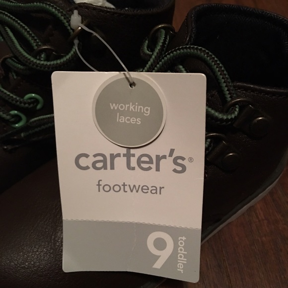 Little boys Carter's shoes size 9 - Picture 3 of 3