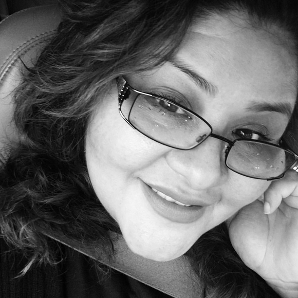 Meet your Posher, Miriam - Picture 1 of 1